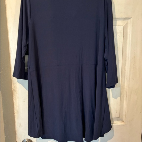 “Elie McCarthy Hi Lo Navy Knit Blouse With Gold Detail Buttons Down Front - Picture 2 of 6